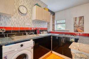 Annexe Kitchen- click for photo gallery